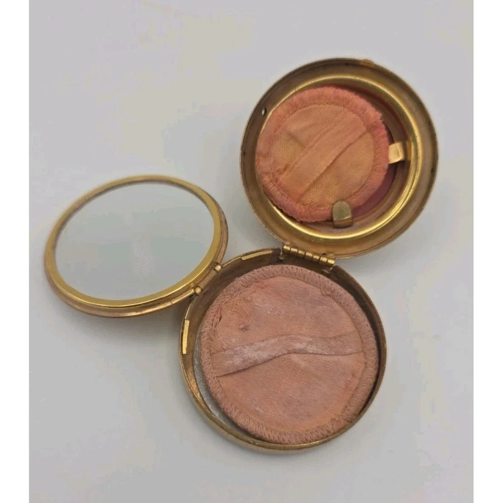 Vintage Primrose House Cosmetics 1920s Powder Compact Here Dwells Youth Salon